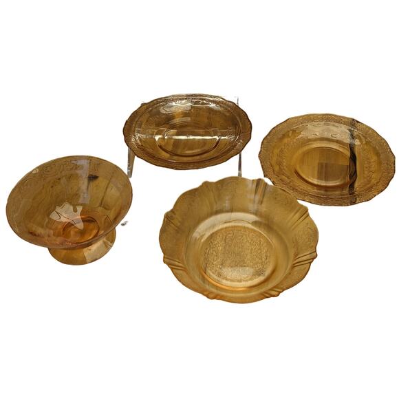 Vintage Delicate Dainty Feminine Floral Pink Depression Glass 4 Piece Craft Twee - Picture 1 of 16